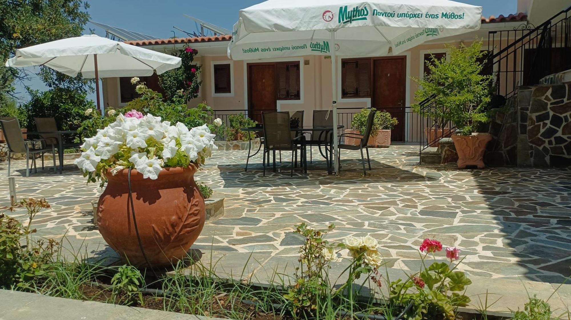 Studios Zaritsi Tirós Extérieur photo